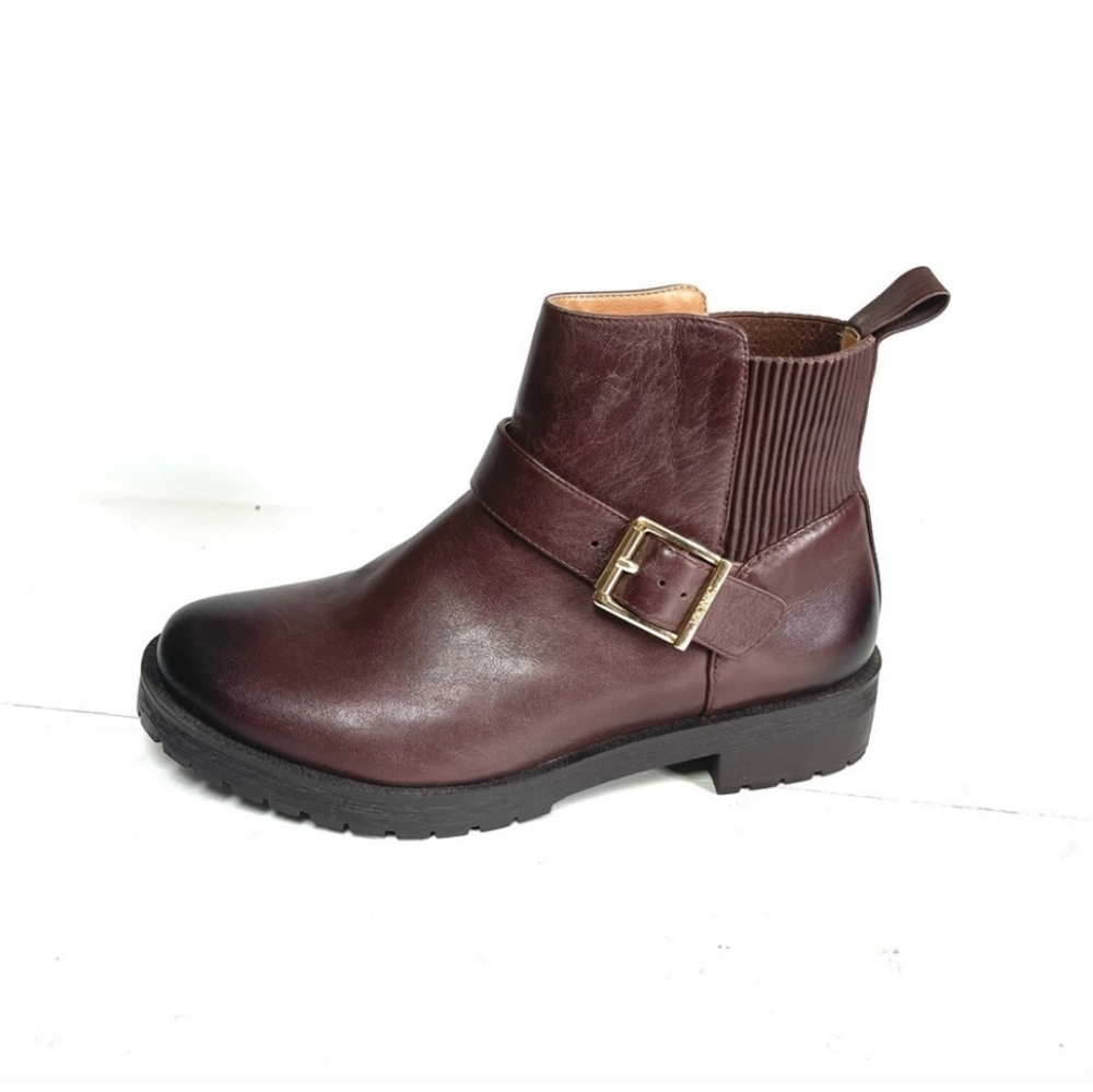 Vionic boots